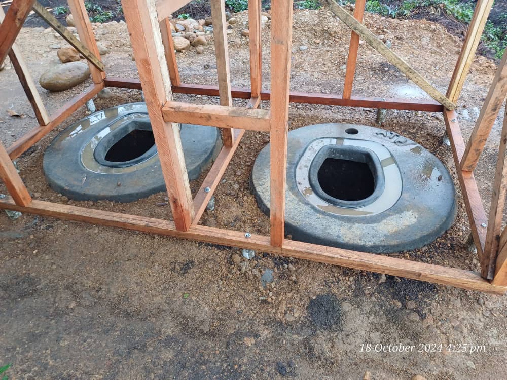 Ground Pit Concrete Toilet - Loo7 Ground Pit Concrete Toilet - Loo7
